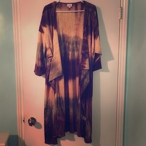 EUC LulaRoe Shirley Accordian Pleat Tie Dye